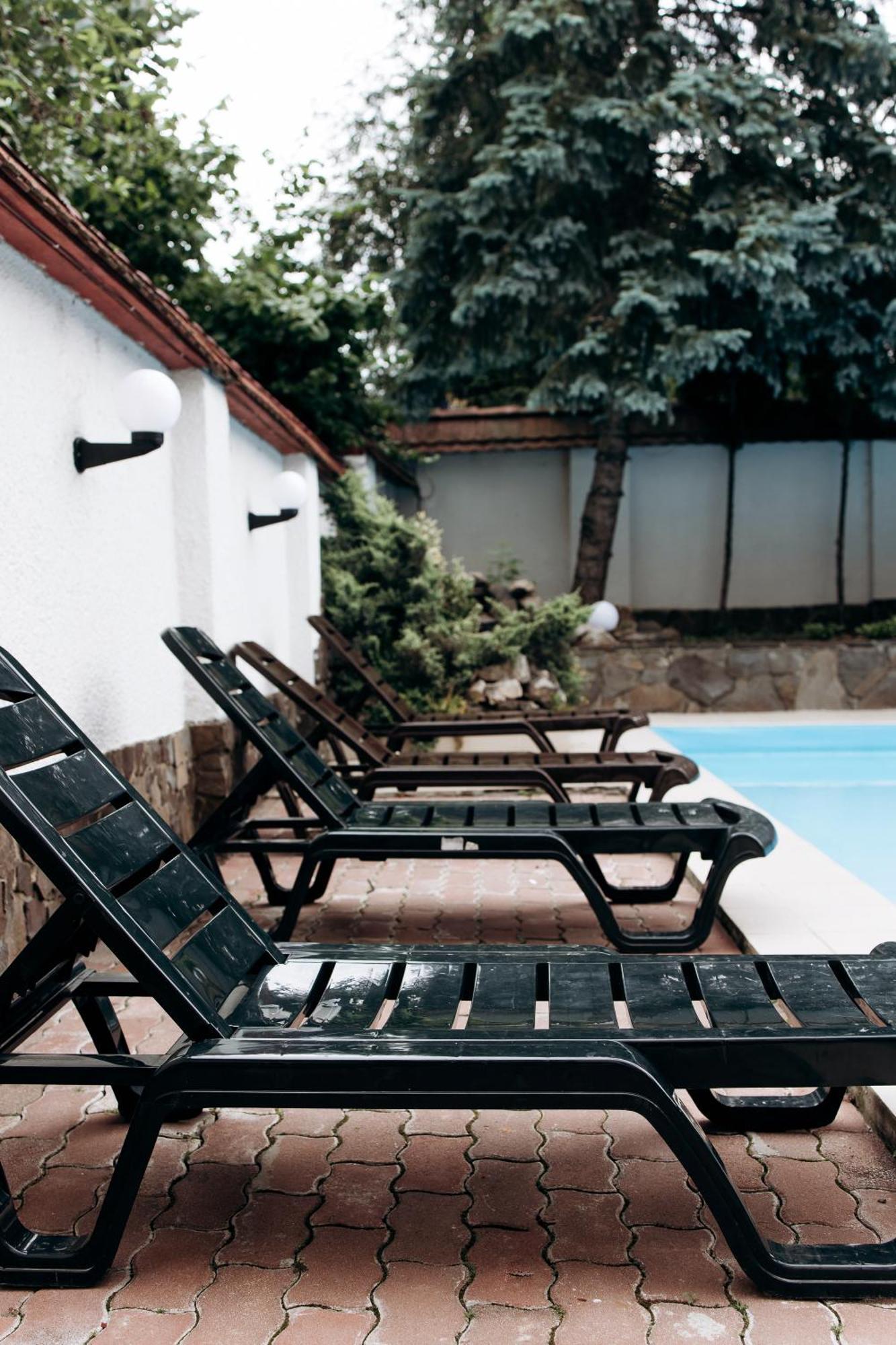 Eduard Hotel Uzhhorod Exterior photo